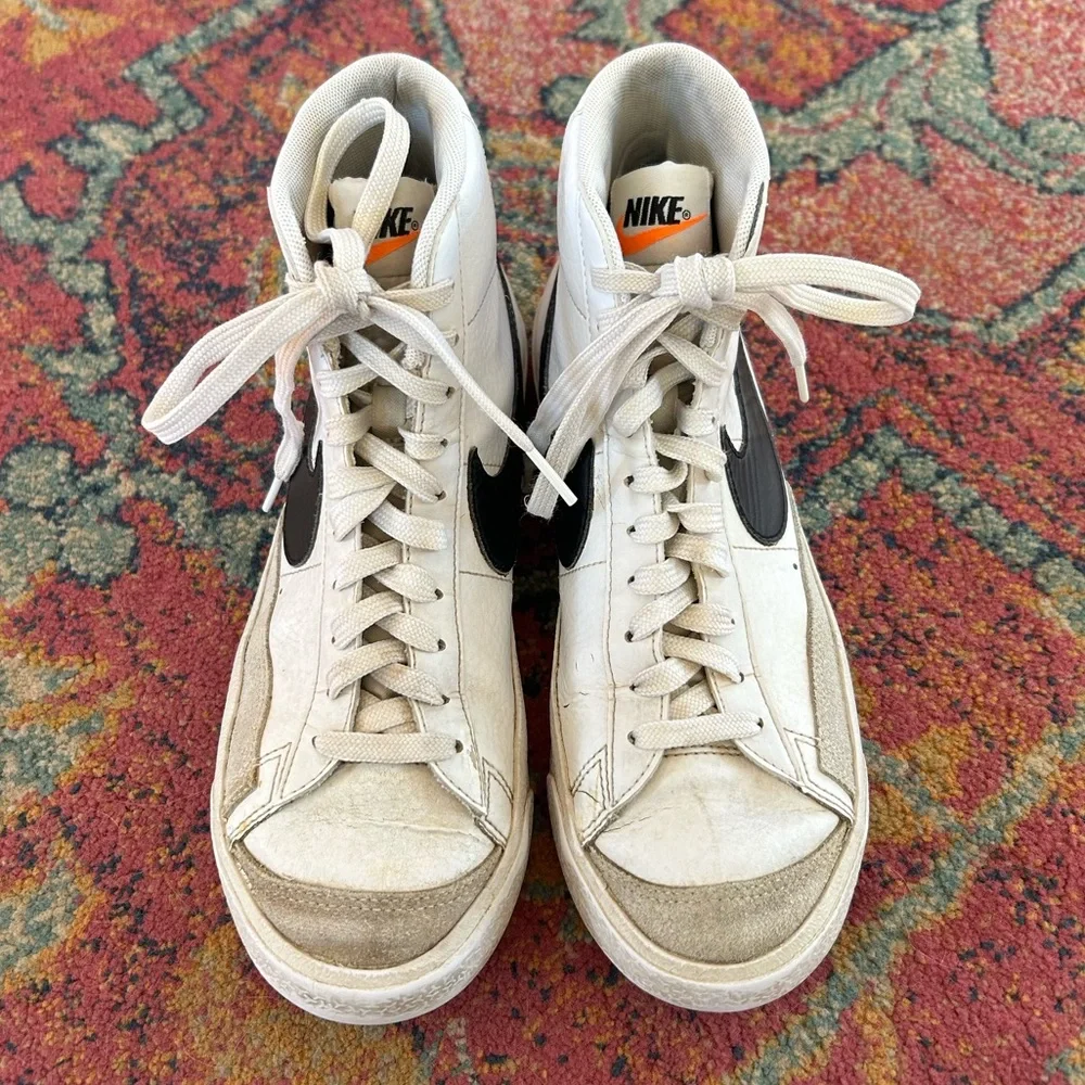 Nike | Kids White/Black Blazer ‘77 Mid High-Tops Lace Up‎ Sneakers Youth Size 7